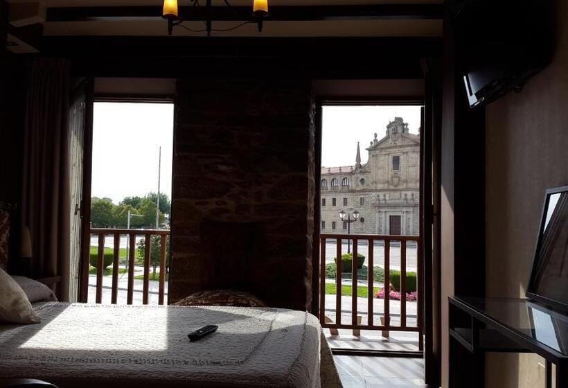 带阳台的豪华间, Hostal Medievo