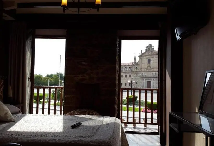 バルコニー付きデラックスルーム, Hostal Medievo