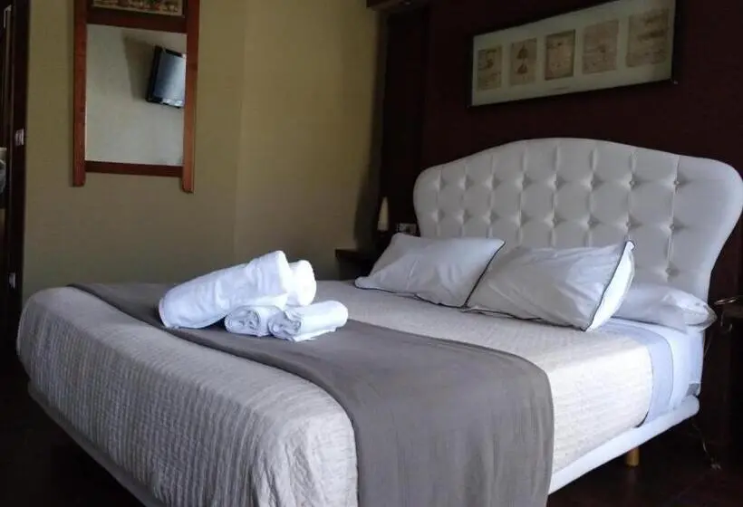 バルコニー付きデラックスルーム, Hostal Medievo