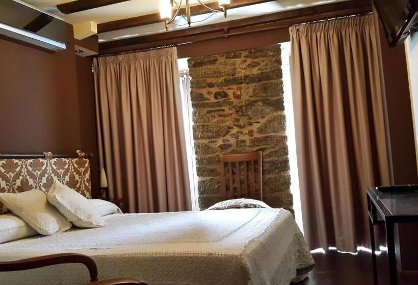 带阳台的豪华间, Hostal Medievo