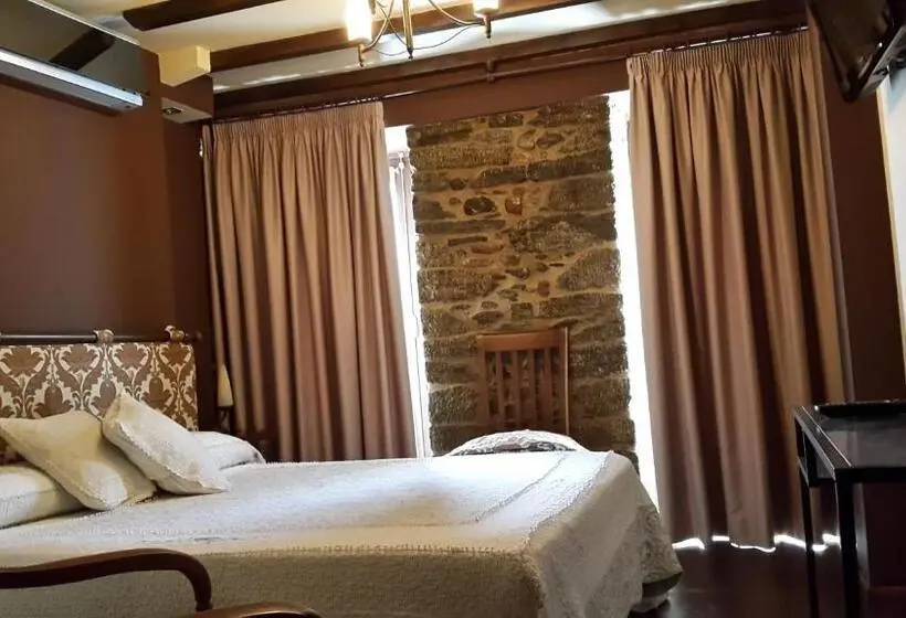 バルコニー付きデラックスルーム, Hostal Medievo