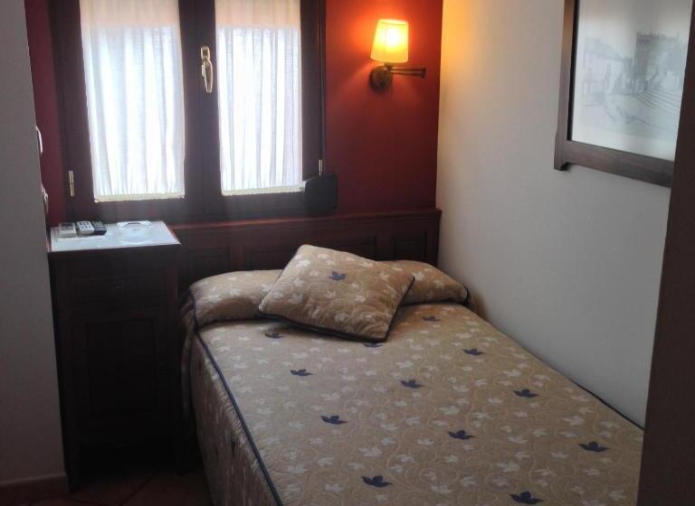 חדר סטנדרט יחיד, Hospedería Ana Pilar