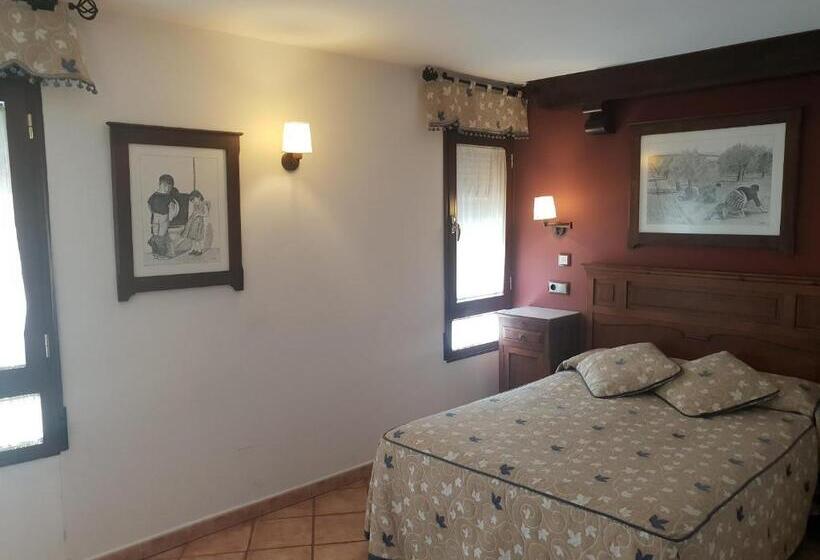 חדר סטנדרט לשלושה, Hospedería Ana Pilar