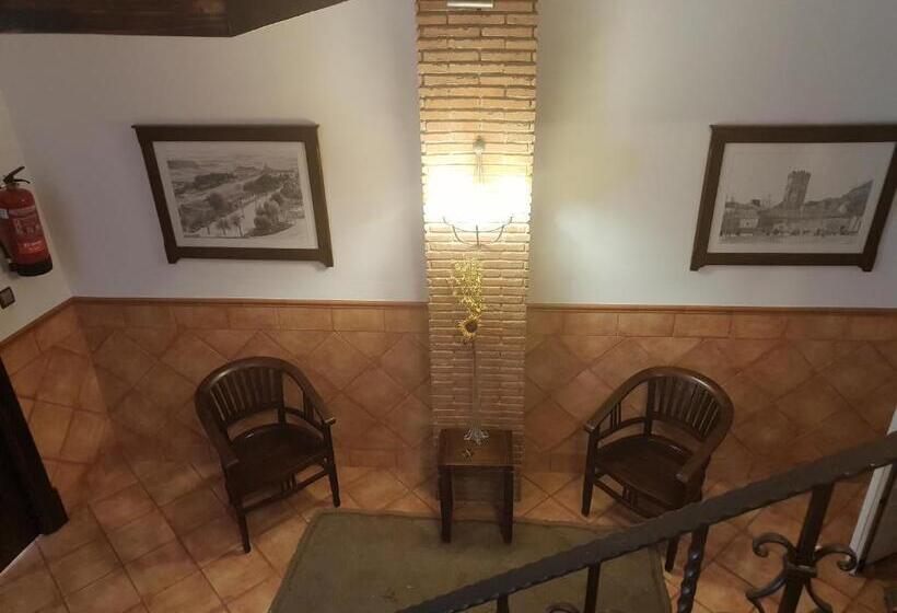 חדר סטנדרט לשלושה, Hospedería Ana Pilar