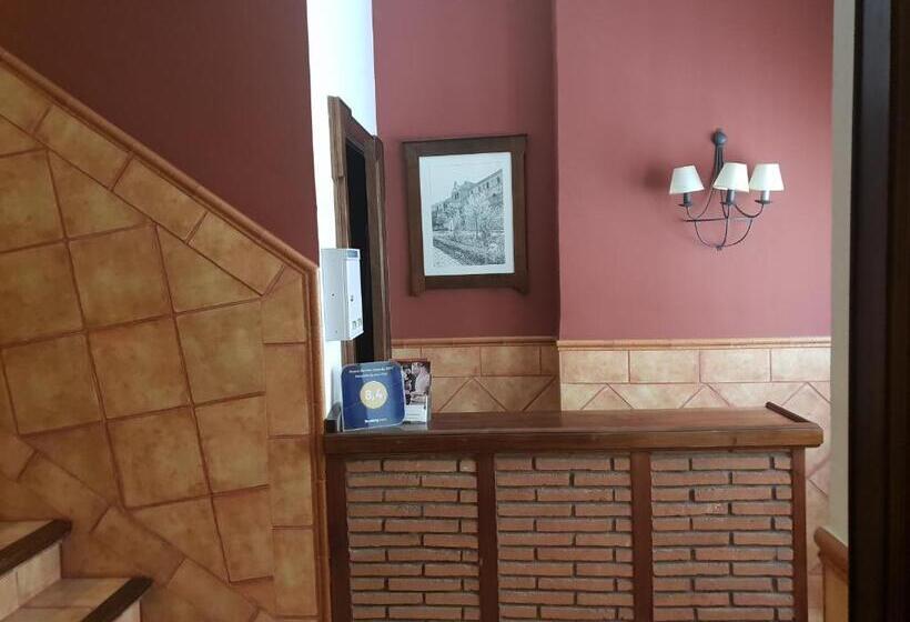 חדר סטנדרט לשלושה, Hospedería Ana Pilar