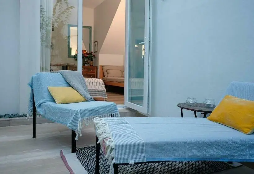 Deluxe Kolmen Hengen Huone, Casa Limon