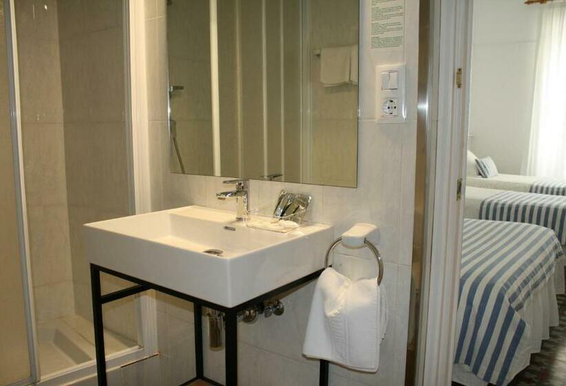 اتاق استاندارد چهار تخته, Hostal La Florida