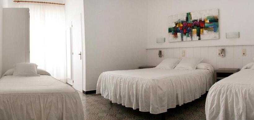اتاق استاندارد سه نفره, Hostal La Florida