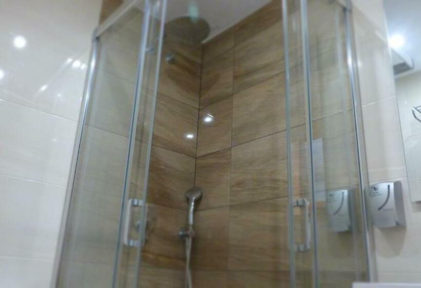 Номер Стандарт, Hostal Restaurante La Masía