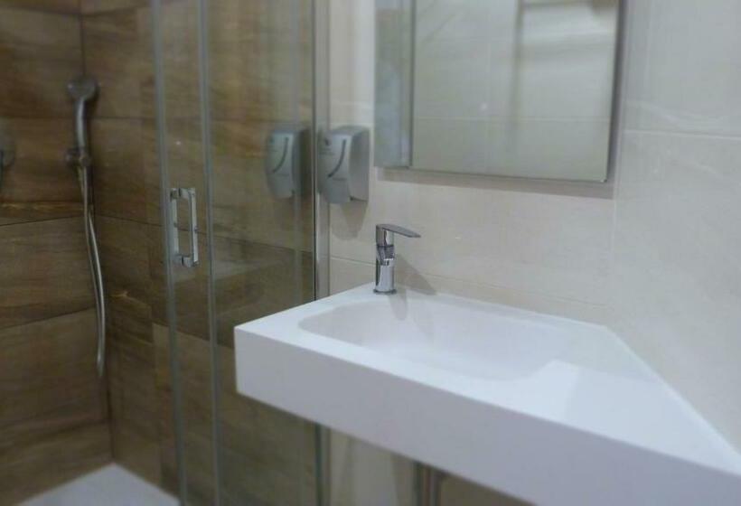 Номер Стандарт, Hostal Restaurante La Masía