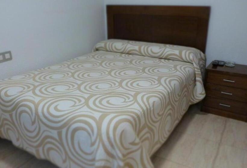 Номер Стандарт Индивидуальный, Hostal Restaurante La Masía