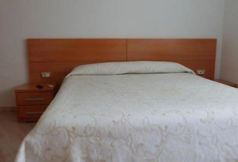 اتاق استاندارد, Hostal Restaurante La Masía