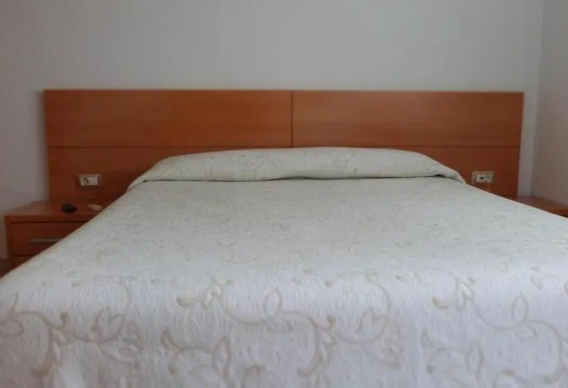 اتاق استاندارد, Hostal Restaurante La Masía