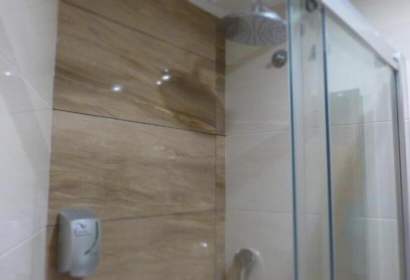 Номер Стандарт, Hostal Restaurante La Masía