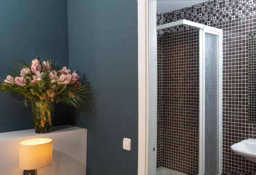 اتاق استاندارد با بالکن, Hostal Sol Y K