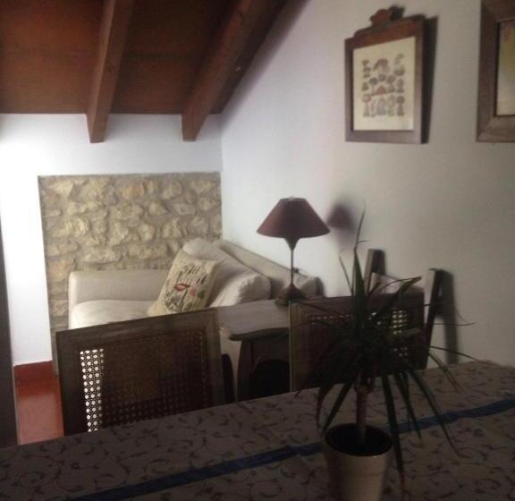 شقة غرفة واحدة, Muriances