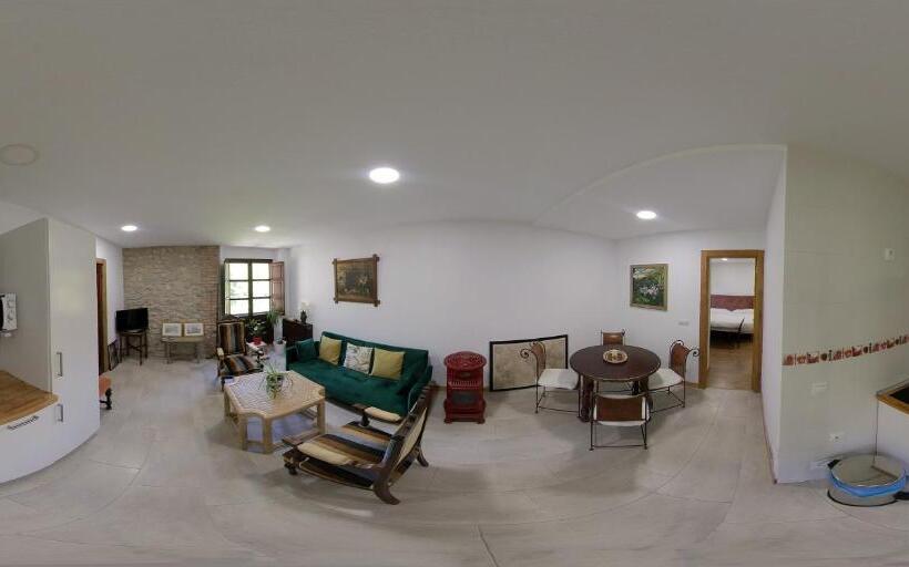 شقة غرفة واحدة, Muriances