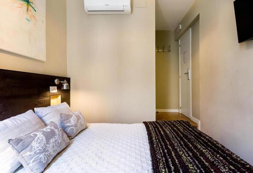 Номер Стандарт с Балконом, El Born Guest House By Casa Consell