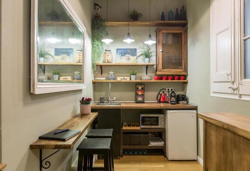 Номер Стандарт с Балконом, El Born Guest House By Casa Consell