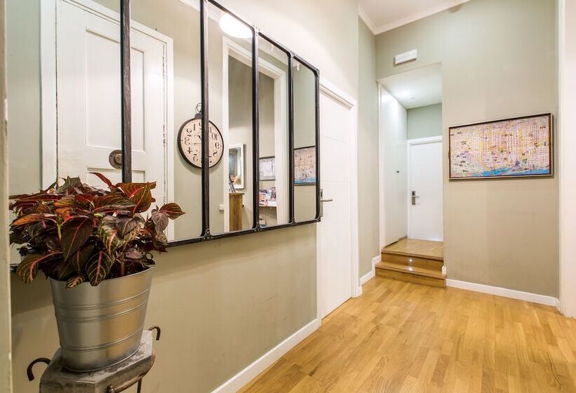 Номер Стандарт с Балконом, El Born Guest House By Casa Consell