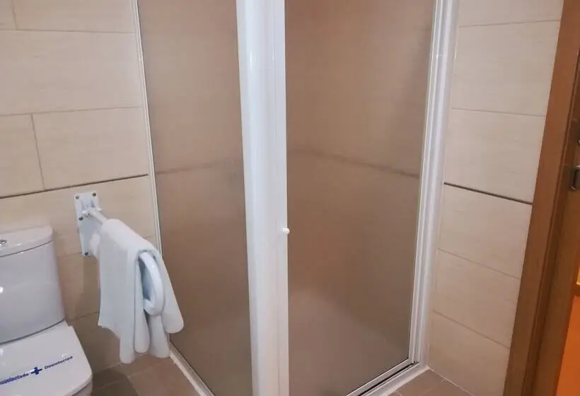 スタンダードルーム, Hostal Jijones