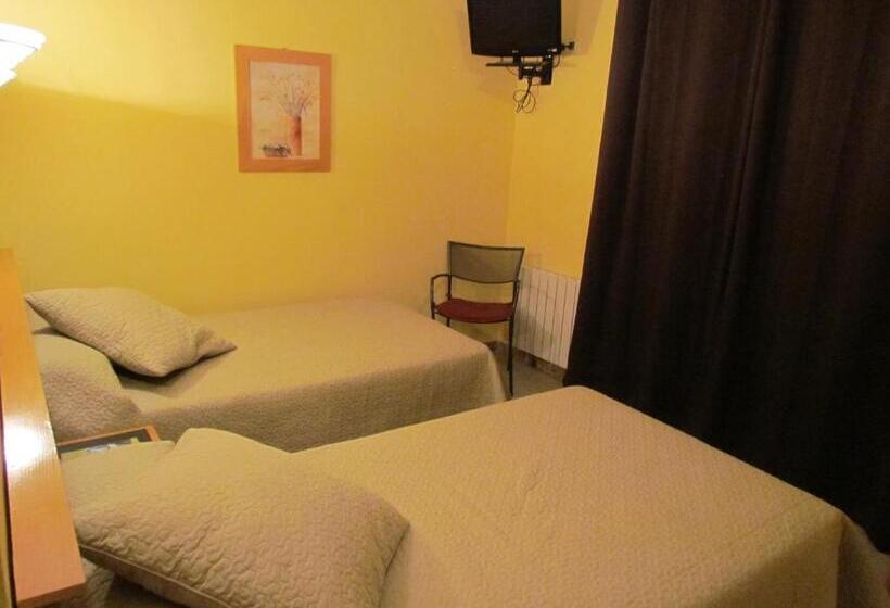 Четырехместный Номер Стандарт, Hostal Las Rumbas