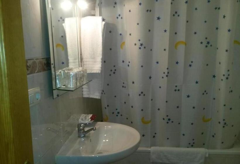 اتاق استاندارد یک نفره, Hostal Residencia Taray