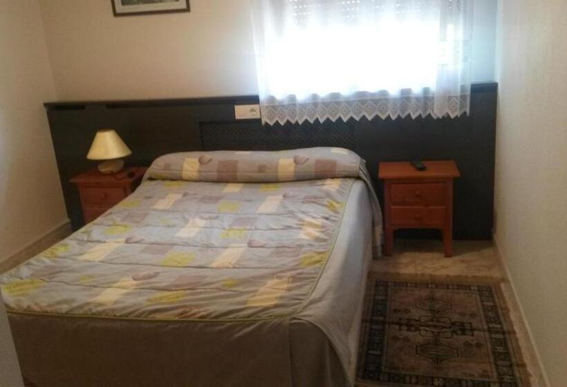 اتاق استاندارد یک نفره, Hostal Residencia Taray