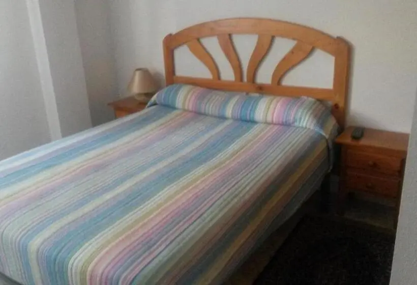 اتاق استاندارد یک نفره, Hostal Residencia Taray