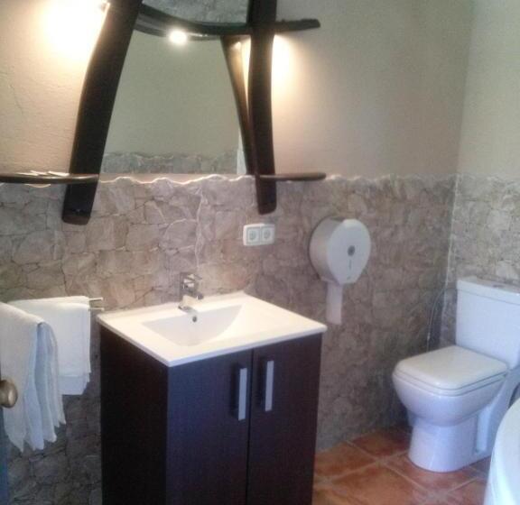 اتاق راحتی سه تخته, Hostal Suetxe