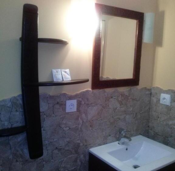 Трехместный Номер Комфорт, Hostal Suetxe