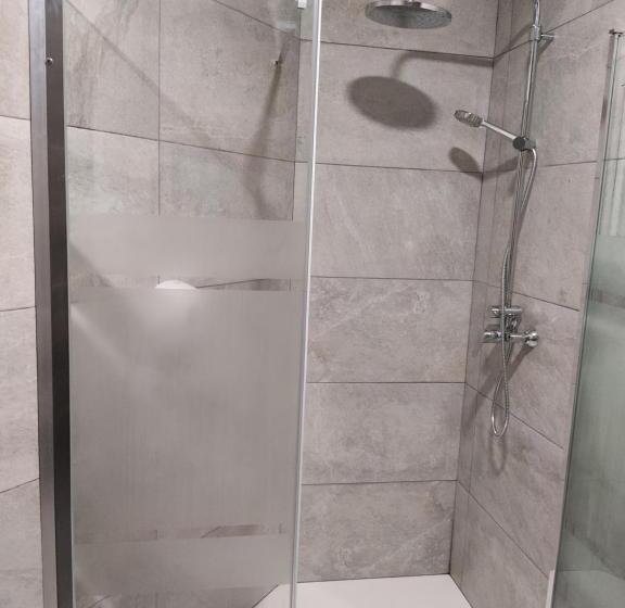 اتاق لوکس, Hostal Suetxe