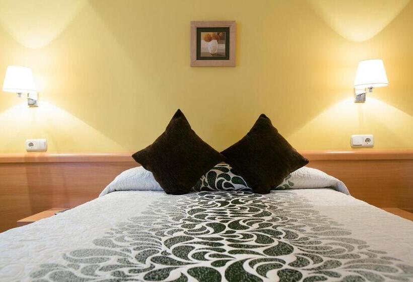 Quarto Estandar Individual, Pensión Nuevas Artes