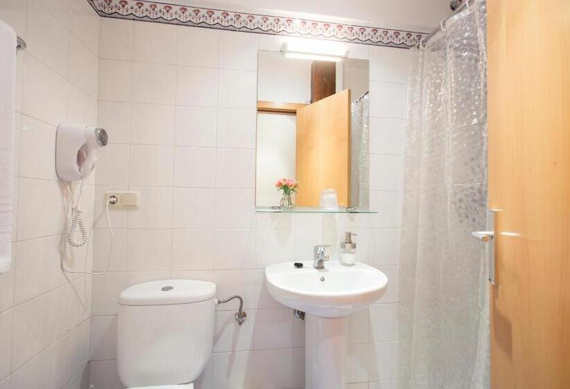 Quarto Estandar, Pensión Nuevas Artes