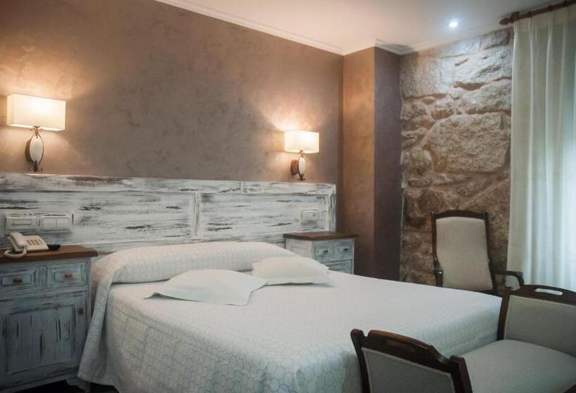 غرفة كومفورت, Pensión O Prouso