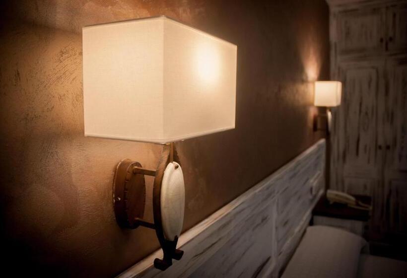 غرفة كومفورت, Pensión O Prouso