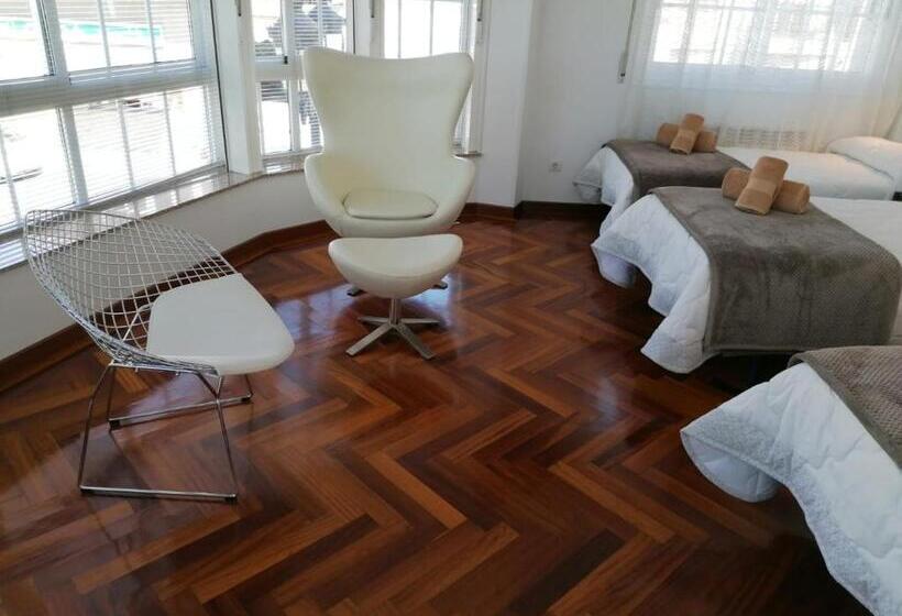 غرفة قياسية ثلاثية, Pr Una Estrella Dorada