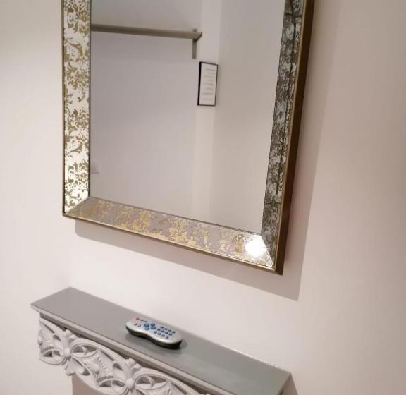 غرفة قياسية فردية, Pr Una Estrella Dorada