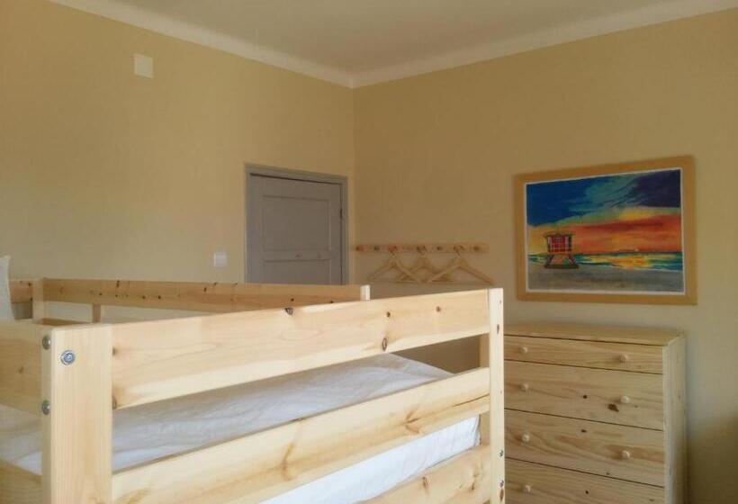 חדר סטנדרטי עם מיטת קומתיים ואמבטיה משותפת, As Mimosas