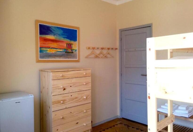 חדר סטנדרטי עם מיטת קומתיים ואמבטיה משותפת, As Mimosas