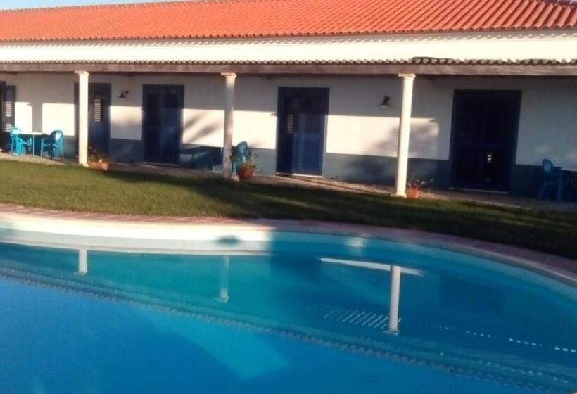 プールビュースイート, Monte Das Beatas Alojamento Local