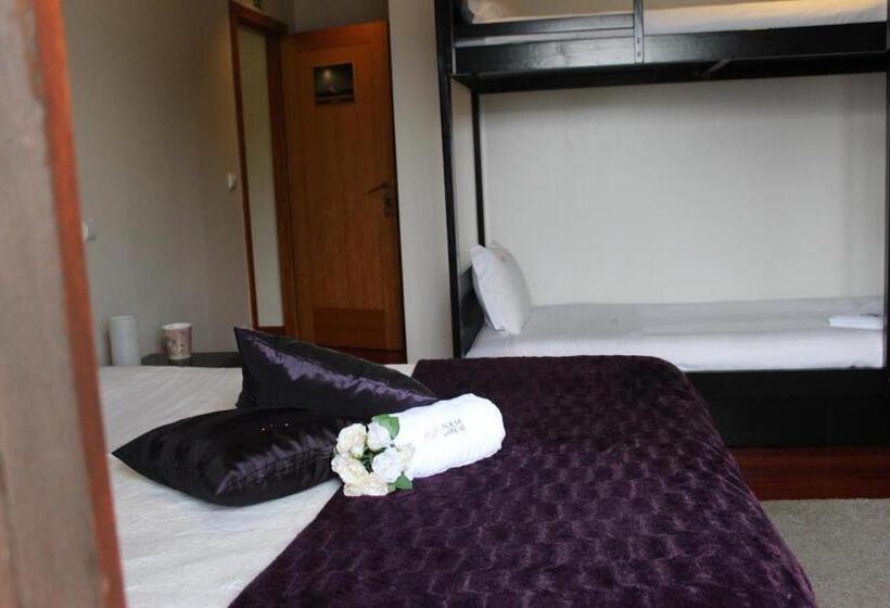 חדר סטנדרט לארבעה, Turismo Homes Solar Do Areal