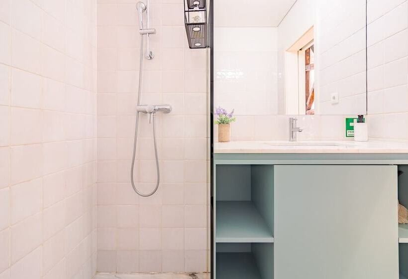 استودیو استاندارد با بالکن, Youropo City Center