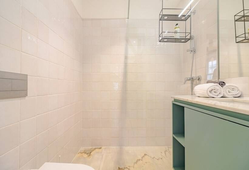 استودیو استاندارد با بالکن, Youropo City Center