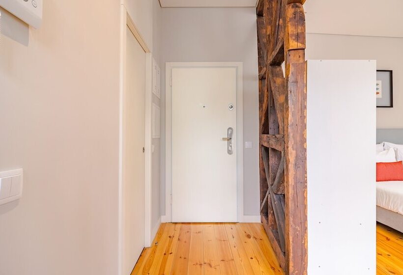 استودیو استاندارد با بالکن, Youropo City Center