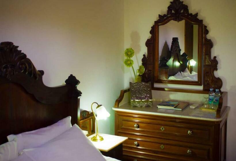 חדר קלאסי לארבעה, Casa Do Conselheiro