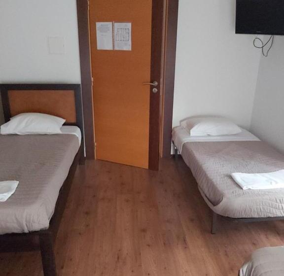 Quarto Quadruplo Estandar Banheiro Compartilhado, Areia Da Foz