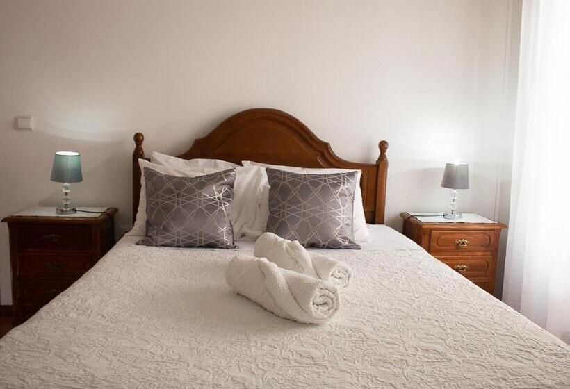 اتاق لوکس, Gouveia Residence