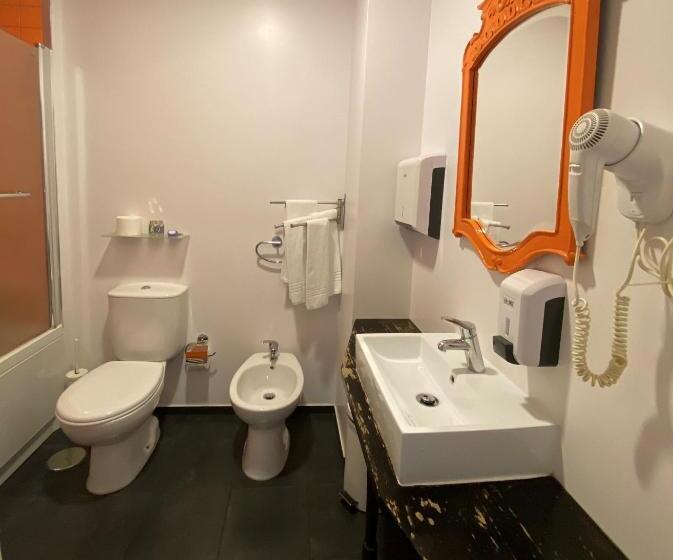 חדר משפחתי, Top Otel