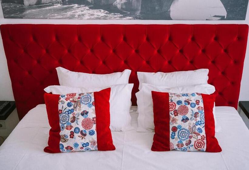 מיטת קינג בסוויטה, Top Otel